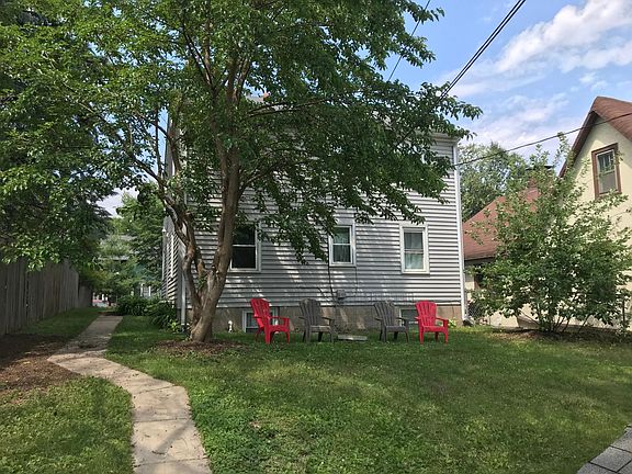 3rd image of 942 Saint Clair Ave #B