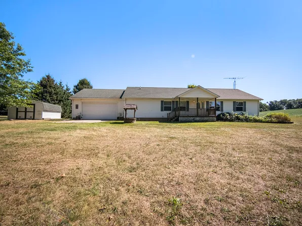 1679 Munith Rd, Jackson, MI 49201