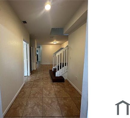 5th image of 2528 SE 14th Ave