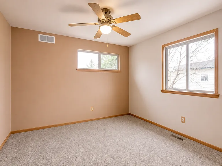 9865 Glenstone Trl — Photo 11