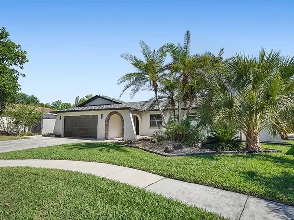 2370 Robyn Ct, Dunedin, FL 34698
