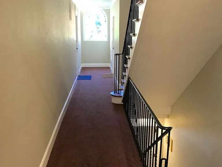 T0108 - Laurelview Apartments — Photo 28