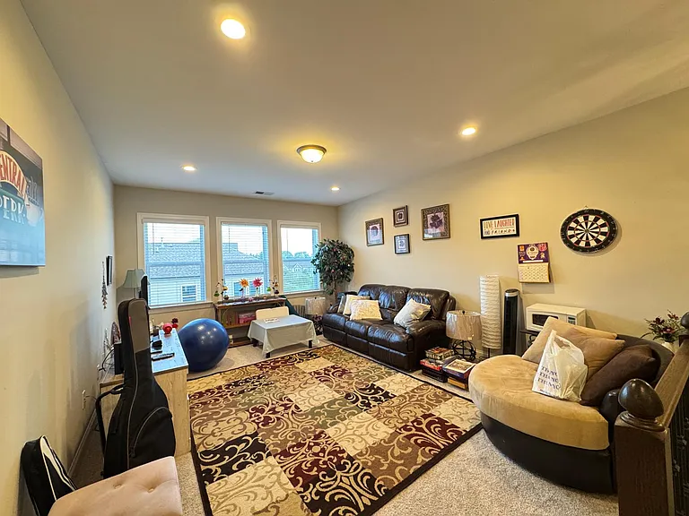 929 Haybeck Ln — Photo 14