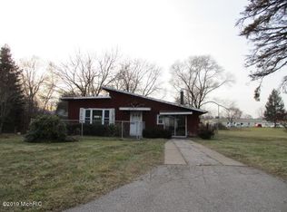 1526 Reeder Ave, Benton Harbor, MI 49022