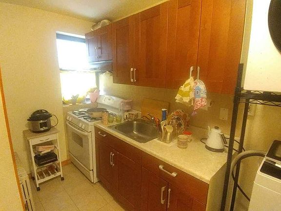 2nd image of 146 E Broadway APT 4