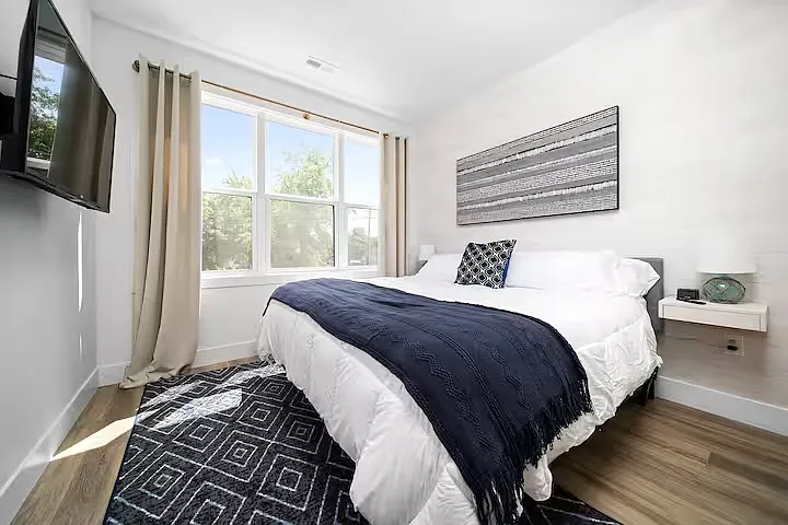 1 bed, 600 sqft, $1,800 — Photo 1
