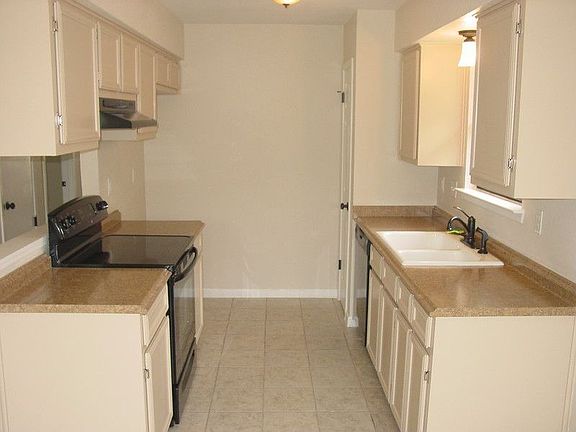 2nd image of 2502 Schwertner Dr