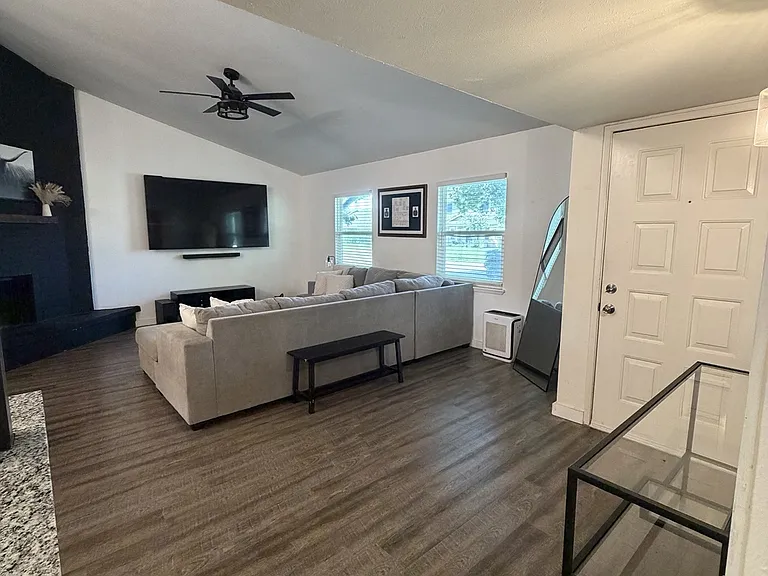 4505 Hale St — Photo 7