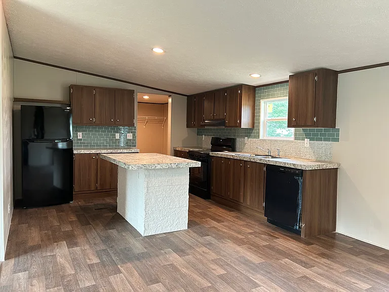 6020 Acoma Ct — Photo 2