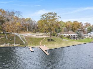 17840 W Spring Lake Rd, Spring Lake, MI 49456