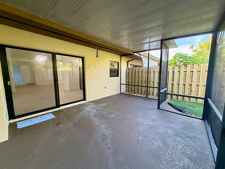 11061 Nutmeg Dr — Photo 25