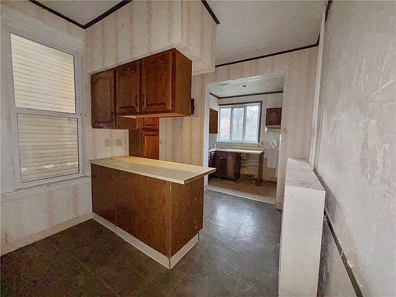 2nd image of 510 3rd St