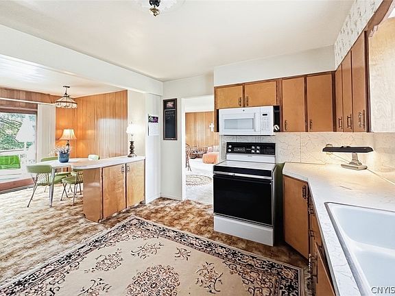 5th image of 4095 Bleeker Rd