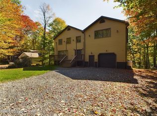 228 Trout Creek Dr, Pocono Lake, PA
