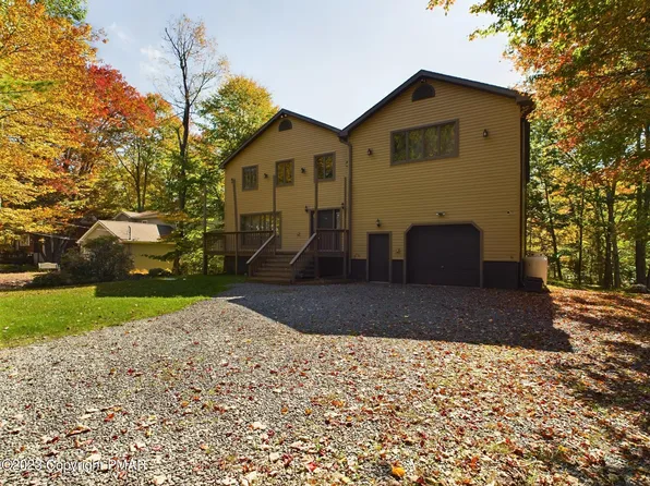 228 Trout Creek Dr, Pocono Lake, PA 18347