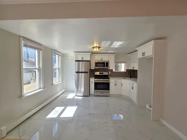 207 Lembeck Ave, Jersey City, NJ 07305