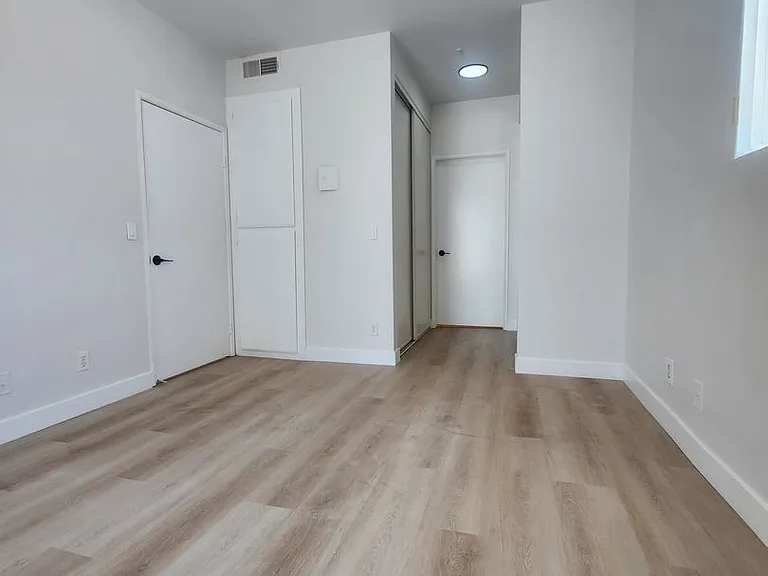 14515 Dickens St. — Photo 18