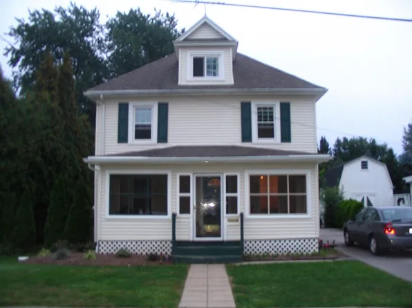 6018 Dutton Pl, Newfane, NY 14108