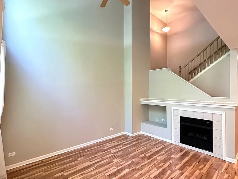 1282 Walnut Glen Dr — Photo 3