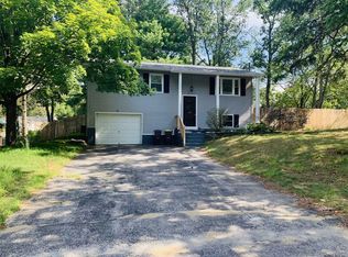 11 Curt Blvd, Saratoga Springs, NY 12866