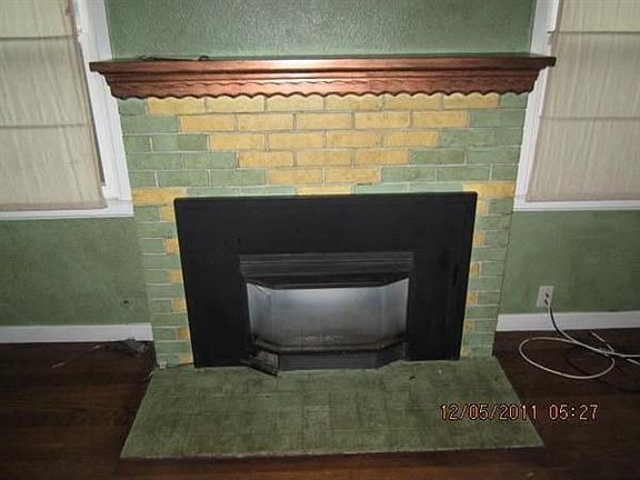 3rd image of 3611 Jasmine St