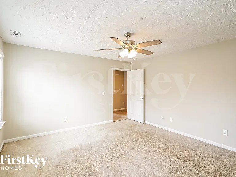308 Birchclay Point N — Photo 13
