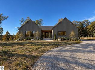 11934 S Karnes Rd, Empire, MI 49630