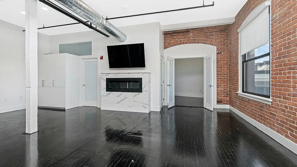 Building Photo - 244 Brighton Ave #305