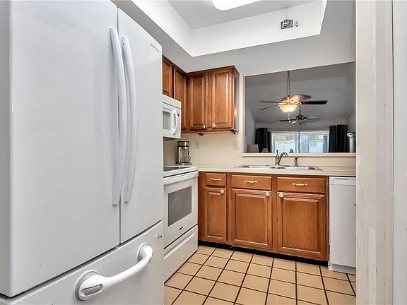 3rd image of 2864 Whitehall Dr