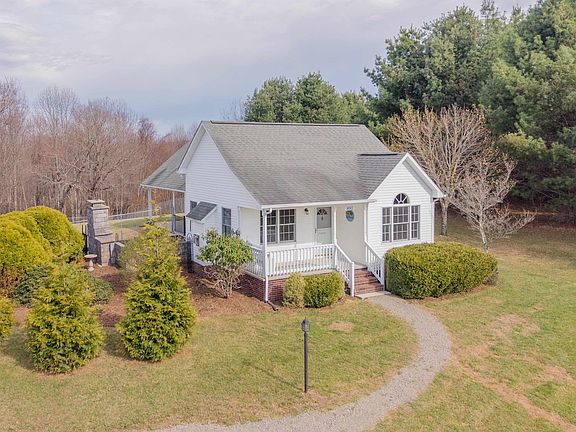 3rd image of 890 Laurel Fork Rd