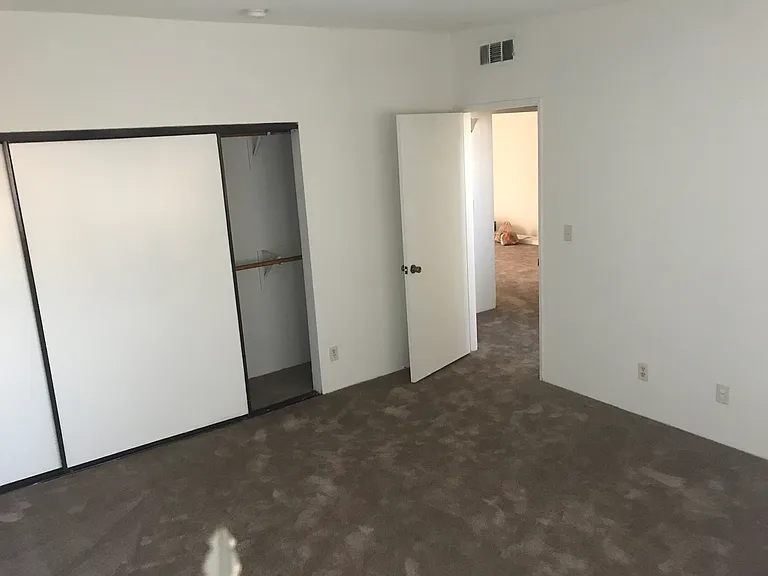 14141 Tiara St — Photo 7