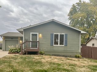 6618 Parkview Ln, Omaha, NE 68104