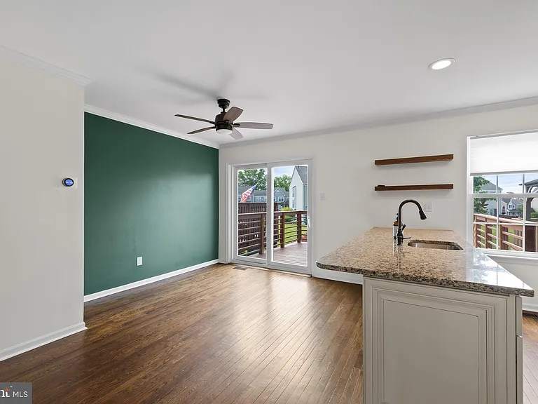 328 Countryside Ct — Photo 8