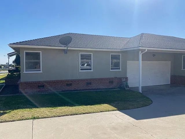 303 Lynn Dr — Photo 4