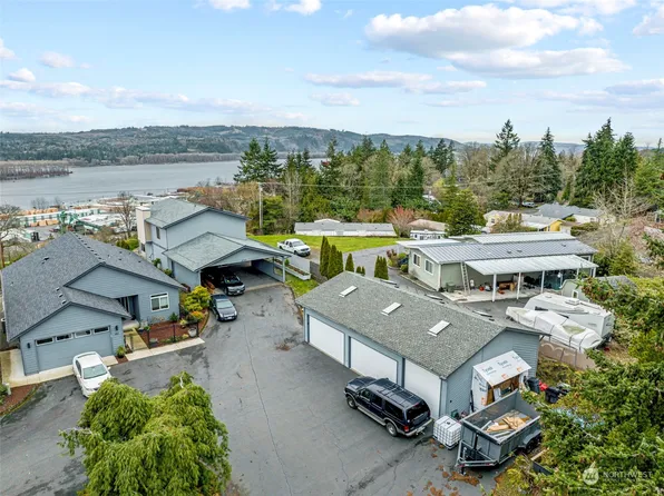 690 N 2nd Place, Kalama, WA 98625