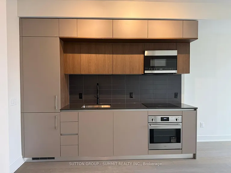 322 Dupont St #713 — Photo 3