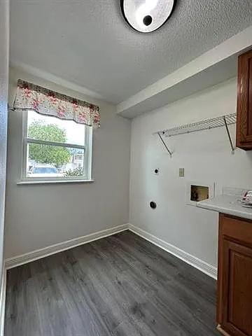 2520 Caswell Ln — Photo 16