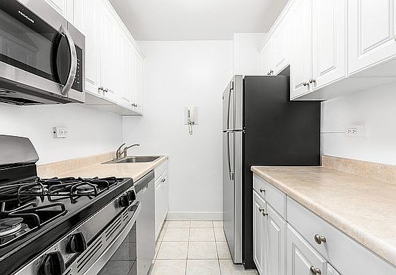 5th image of 411 E 53rd St APT 7F
