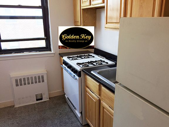 3rd image of 19624 69th Ave #2
