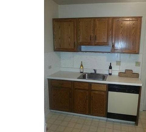 3rd image of 11915 Browning Ave