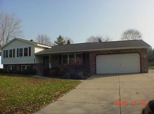 2364 N Berkshire Dr, Saginaw, MI 48603