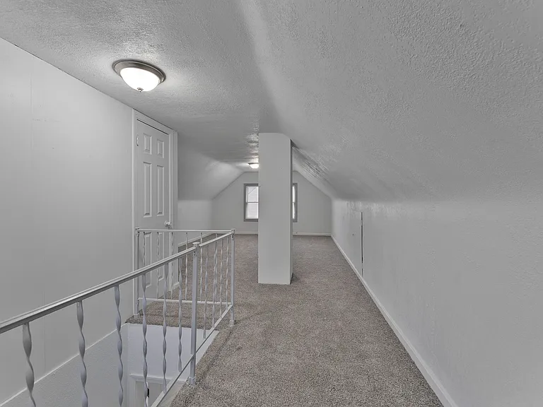 1539 Weston Ave — Photo 21