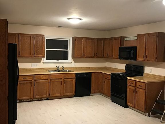 Open Kitchen & Dining Area
