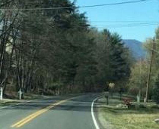 Exterior Neighborhood (street photo)