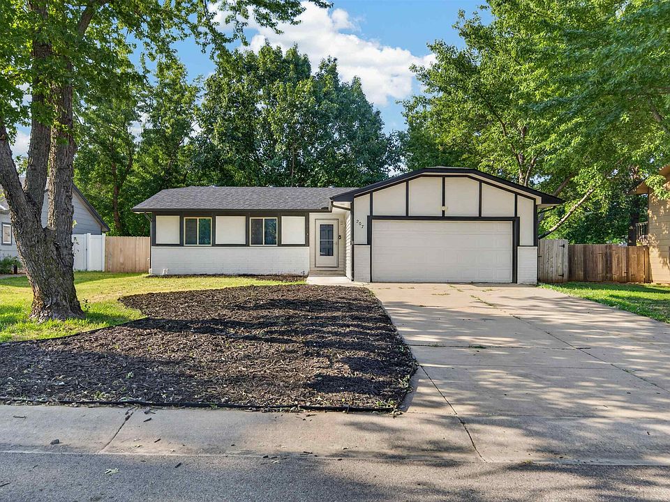 1st image of 207 E North Point Dr