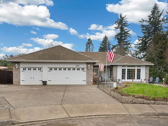 2nd image of 4527 NW Center Ct