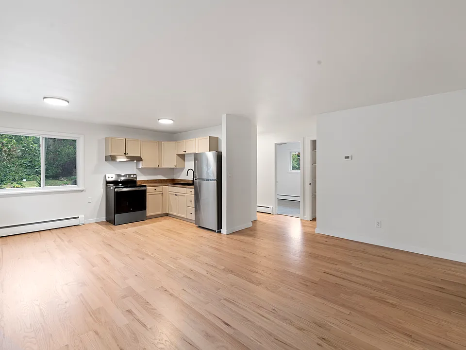 519 Teller St #1