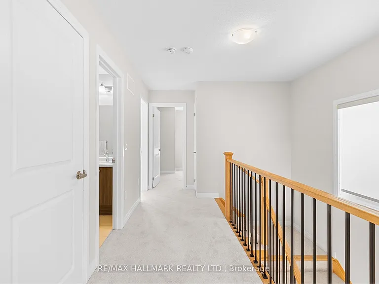 16 Crossmore Cres — Photo 16
