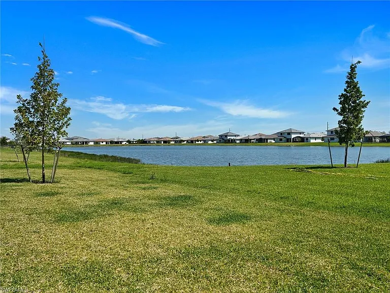 5126 Penella Ave — Photo 44