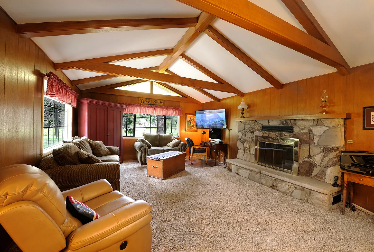 1869 Pine Dr photo 1